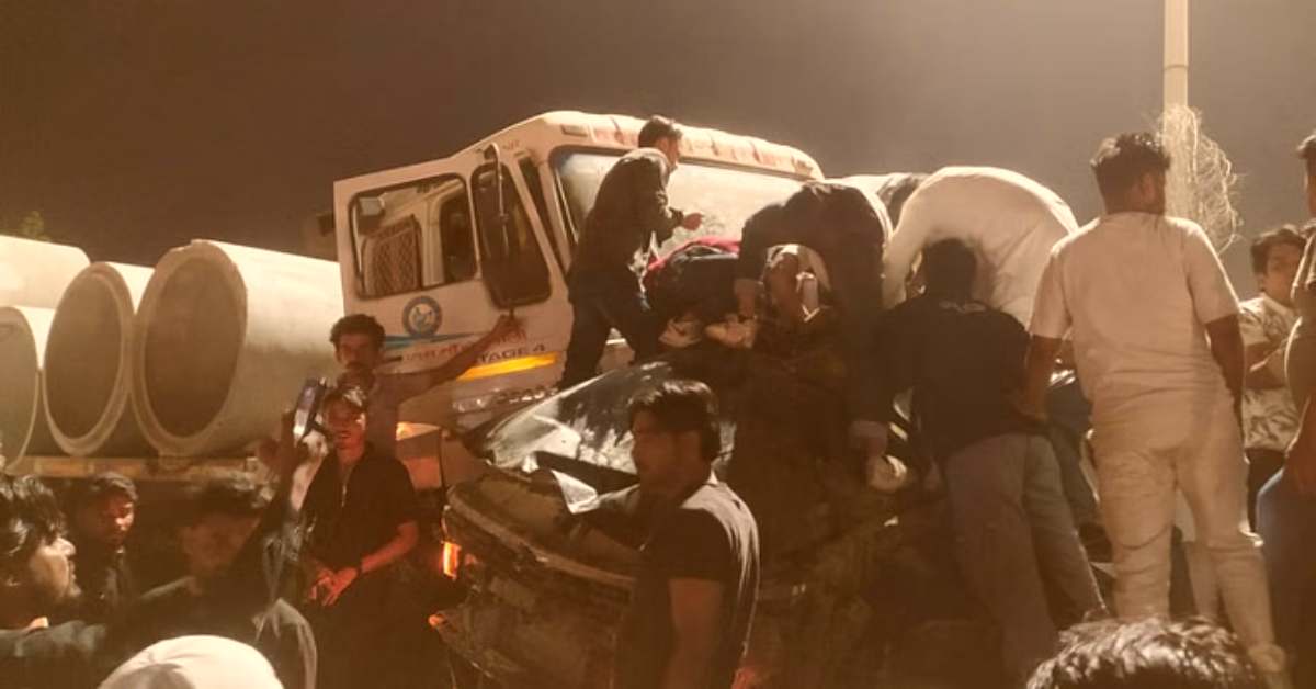हाइवे, हादसा और हाहाकारः ‘यमदूत’ बनकर कार को घसीटते ले गया ट्रक, 4 लोगों का हाल देख कांप उठे लोग