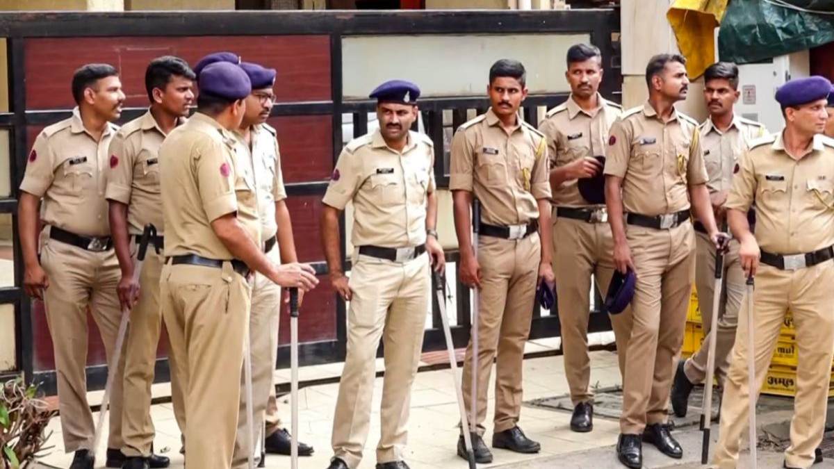 इस राज्य में 8 दिनों तक पुलिसकर्मियों की सारी छुट्टियां रद्द, जानें सरकार ने क्यों लिया ये फैसला?