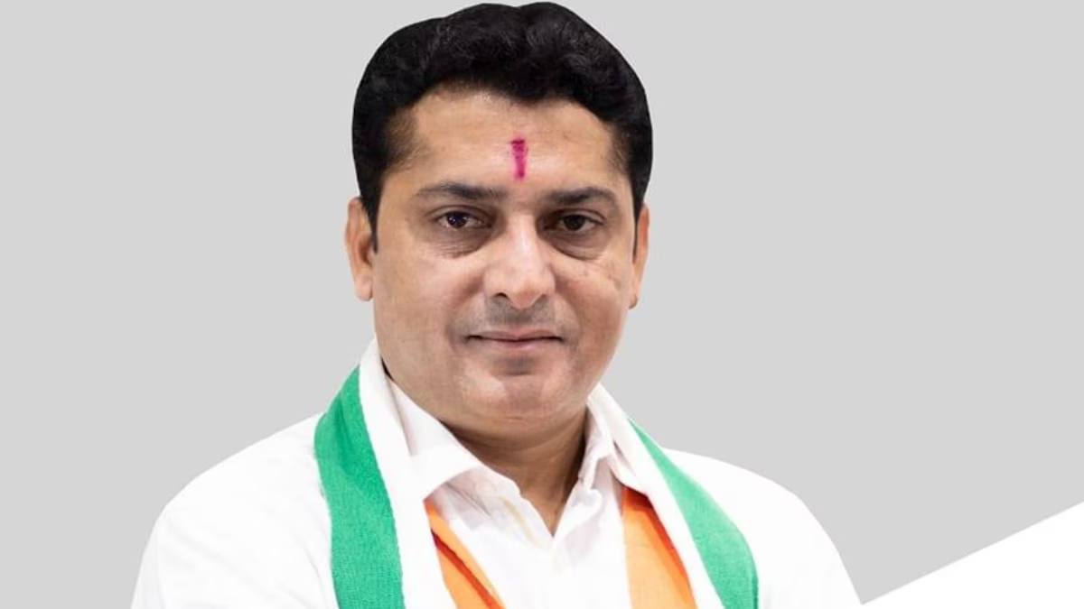 Gujarat: पुलिस पर हमला करने के आरोप में कांग्रेस विधायक समेत 39 लोगों पर FIR, अवैध निर्माण गिराने पहुंची टीम पर किया था पथराव