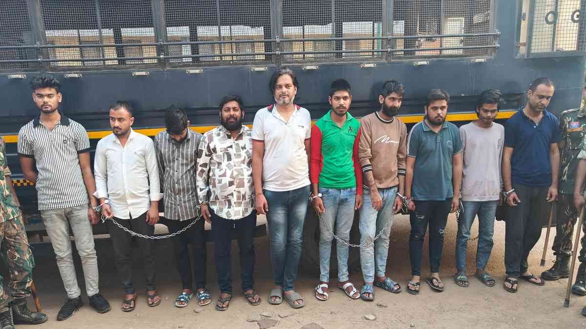 अंतरराज्यीय क्रिकेट सट्टा गिरोह का भंडाफोड़ : 10 आरोपी गिरफ्तार, दिल्ली से चलाते थे ऑनलाइन IPL सट्टा का कारोबार, करोड़ों का लेन-देन