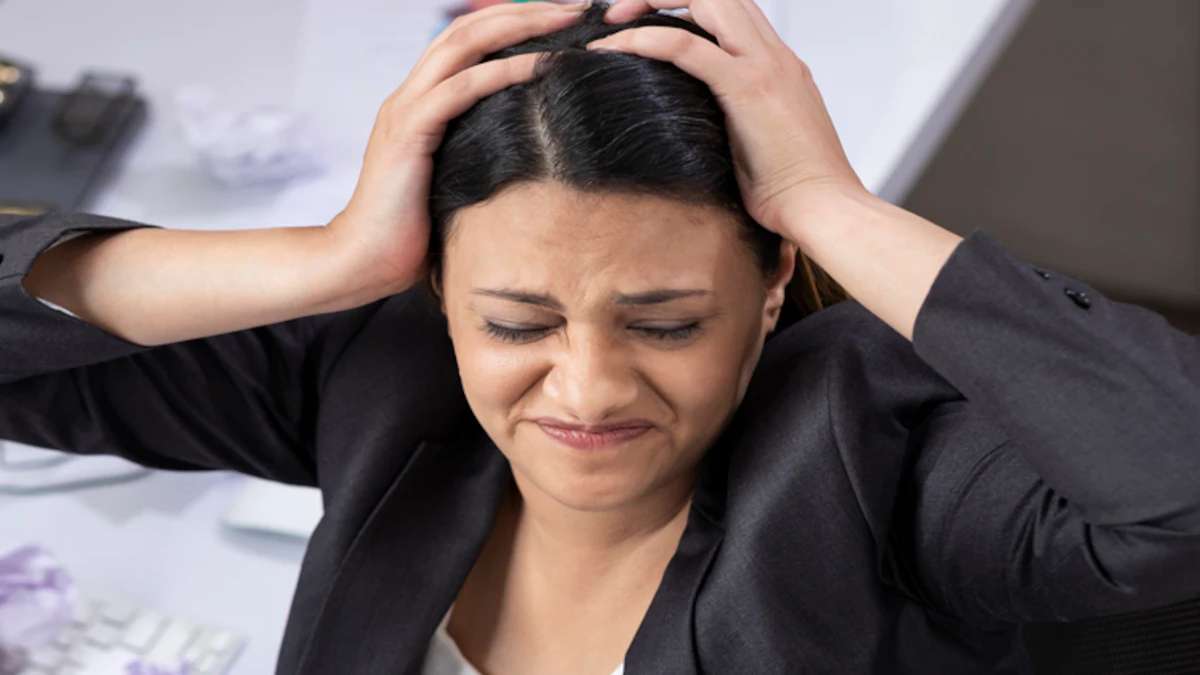 Headache Relief Tips: गर्मी के मौसम में तेज धूप के कारण आपका भी दुखने लगता है सिर? तो इस तरह पाएं इस दर्द से राहत…