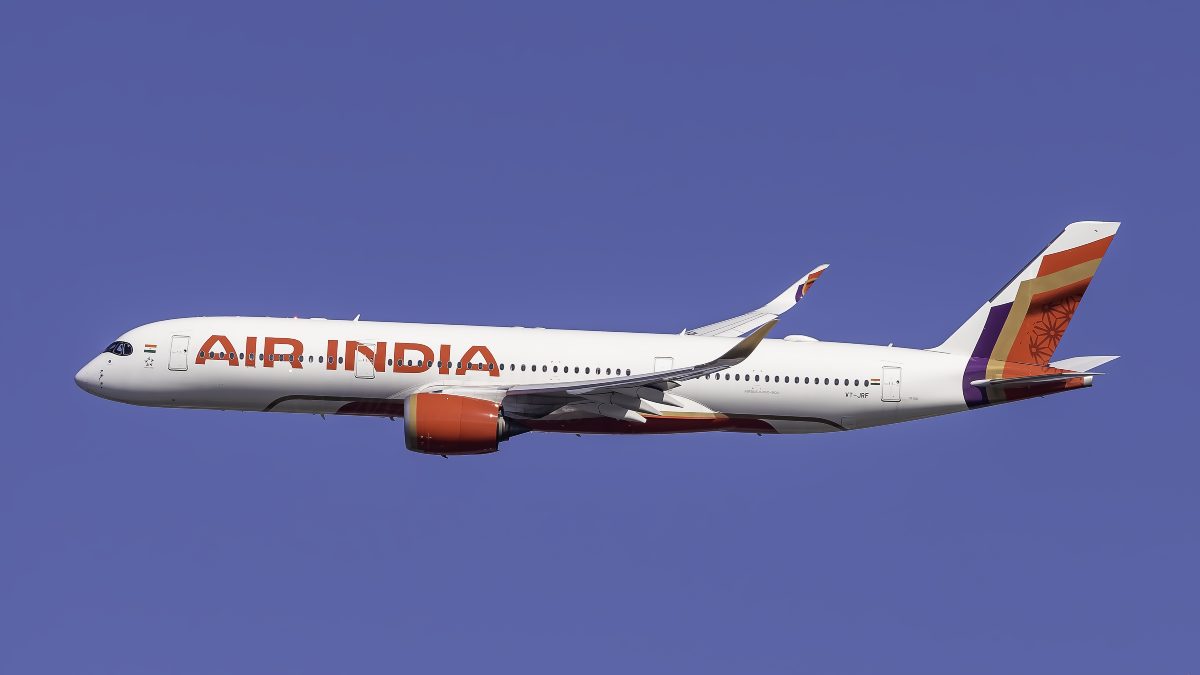 Air India फिर हुई शर्मशार: दिल्ली से बैंकाॅक जा रही फ्लाइट में घिनौनी हरकत, एक पैसेंजर ने दूसरे पर किया पेशाब