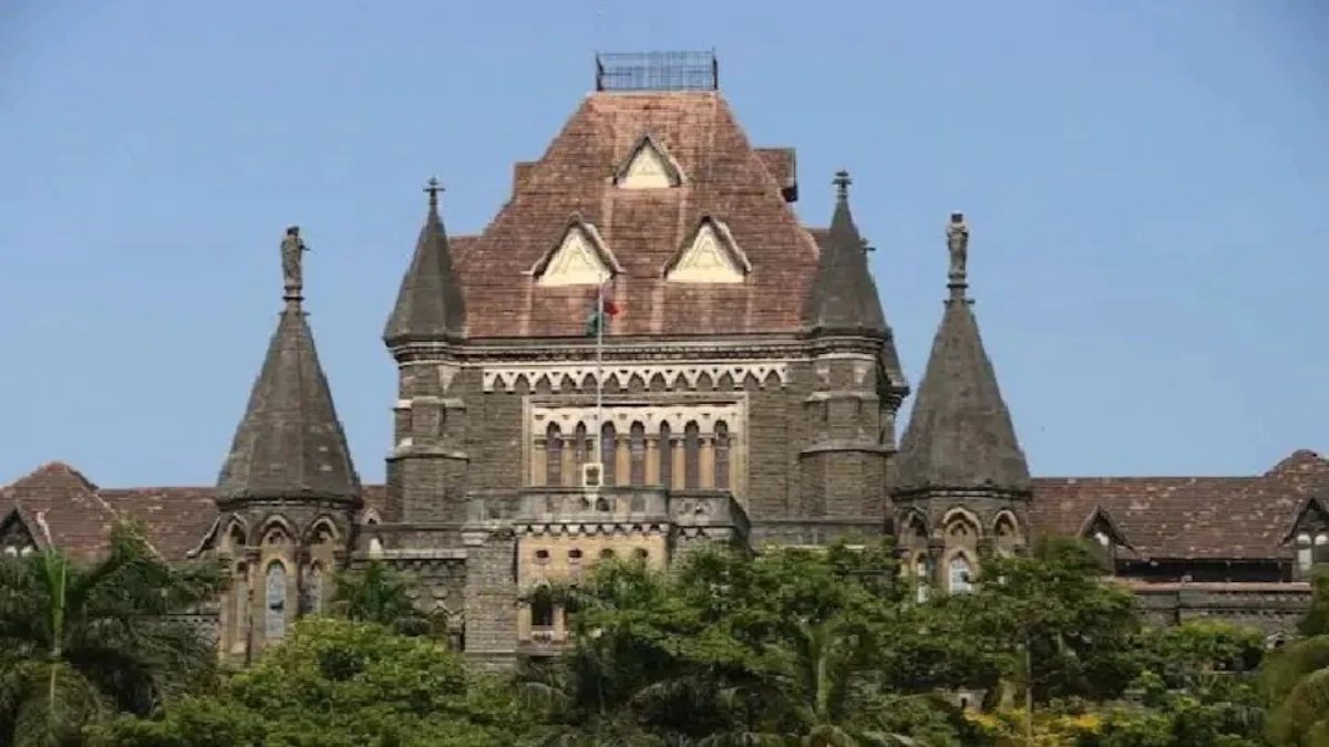 ‘इंसानी दांत खतरनाक…’, बॉम्बे हाईकोर्ट ने रद्द किया FIR, जानें महिला के काटने पर HC ने क्या कहा?