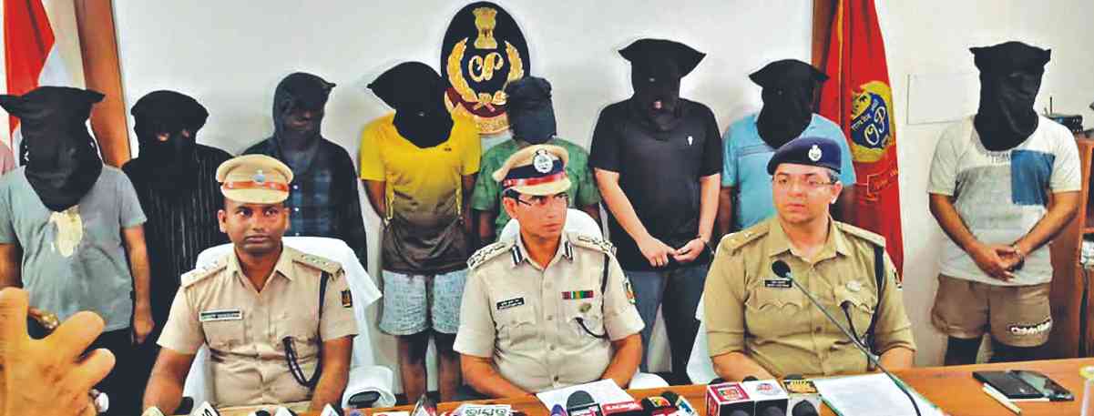 अंतरराष्ट्रीय साइबर ठग गिरोह का पर्दाफाश : छतीसगढ़ और उत्तराखंड के नौ साइबर ठग गिरफ्तार, 23 खातों से करीब डेढ़ करोड़ जब्त, 176 खातों की चल रही जांच