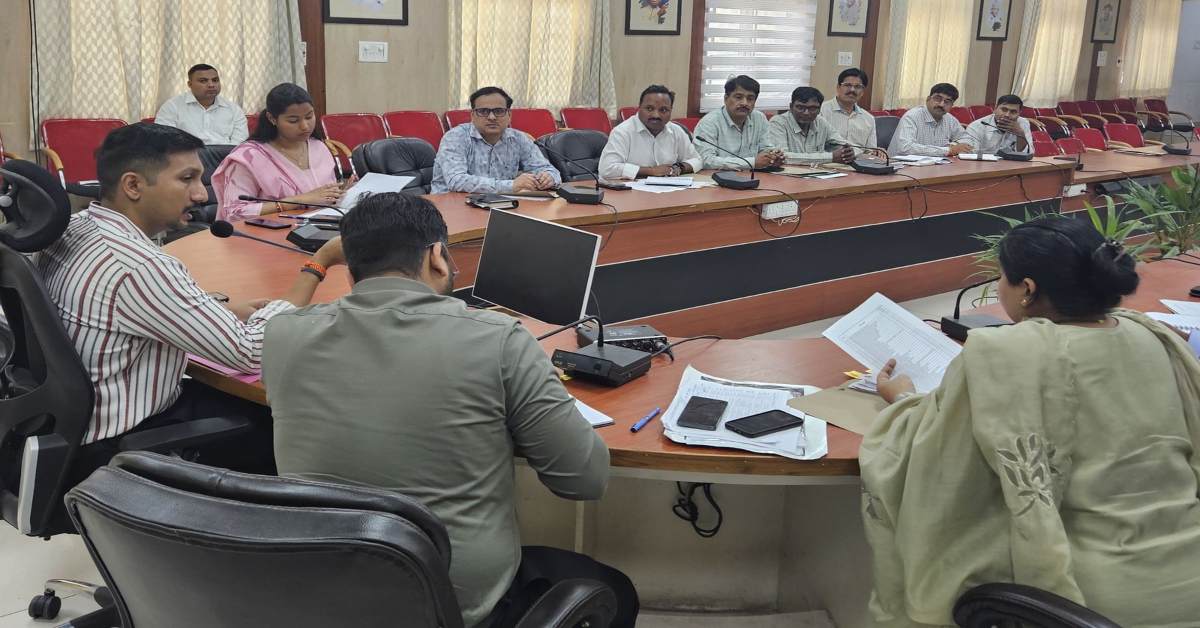 कलेक्टर ने की शैक्षिक सत्र 2025-26 के लिए चल रही प्रवेश प्रक्रिया की समीक्षा, शत प्रतिशत प्रवेश सुनिश्चित करने के दिए निर्देश