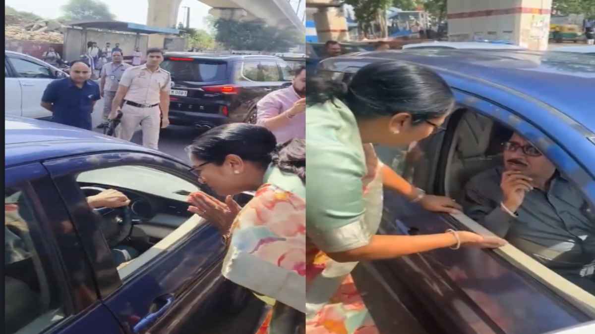 गाय को रोटी खिला रहे व्यक्ति को देखकर CM ने रुकवाया काफिला, शख्स से हाथ जोड़कर रेखा गुप्ता ने की ये अपील; VIDEO