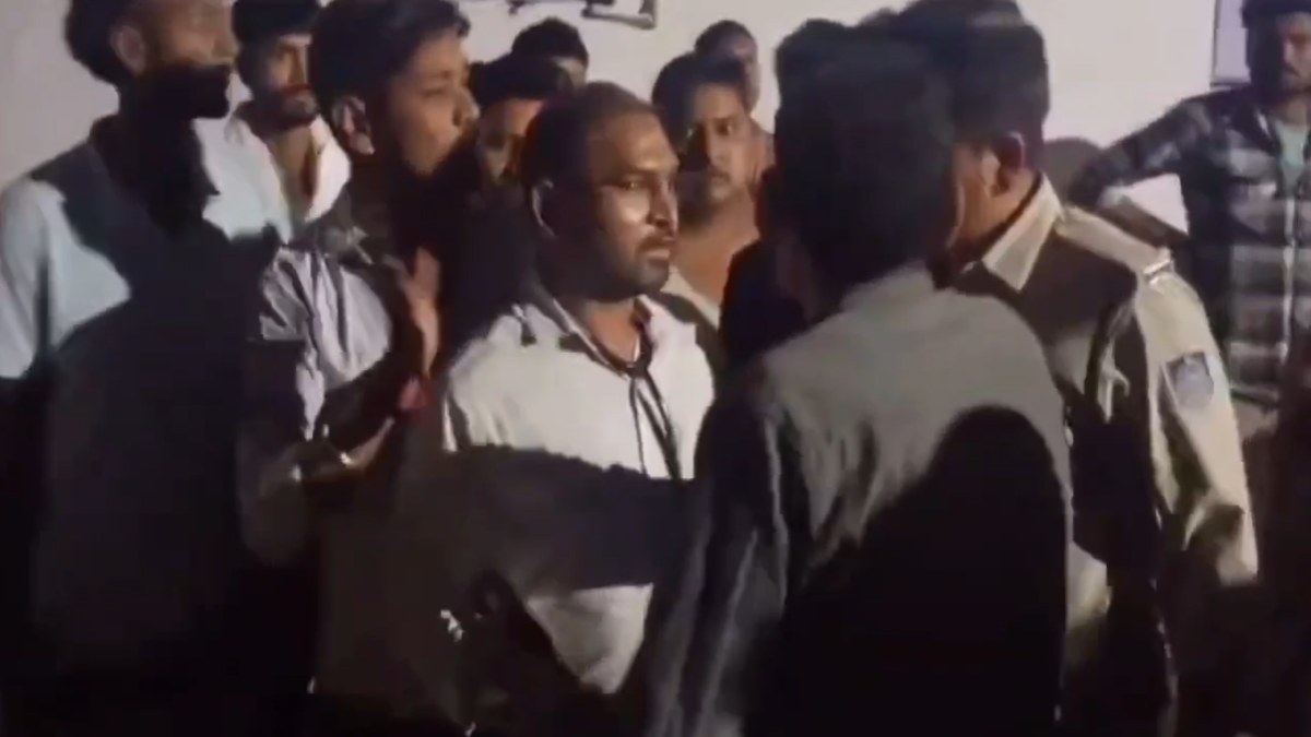 डॉक्टर को बनाया बंधक: जननी एक्सप्रेस में बैठाकर दूर तक ले गए, हादसे में घायलों को रेफर करने में देरी का मामला