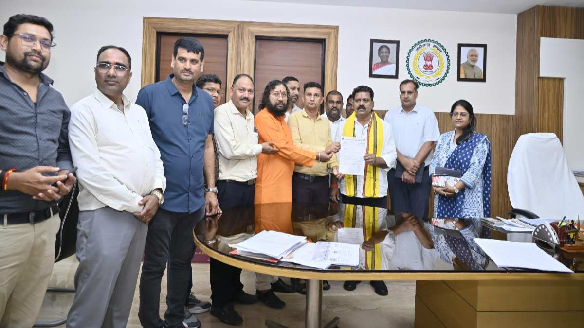 पंचायत सचिवों की राज्य स्तरीय हड़ताल स्थगित, डिप्टी सीएम शर्मा से चर्चा के बाद लिया फैसला…