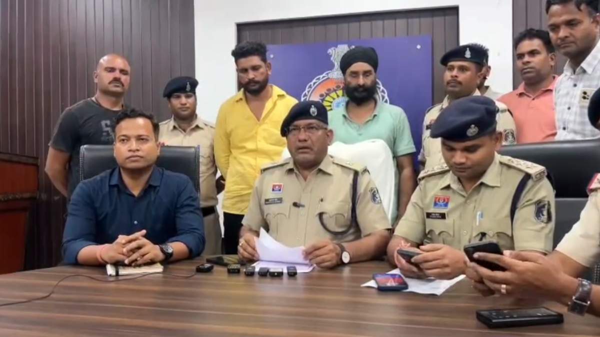 CG Crime: नशे के खिलाफ पुलिस की बड़ी कार्रवाई, लाखों के हेरोइन के साथ 2 तस्कर गिरफ्तार…