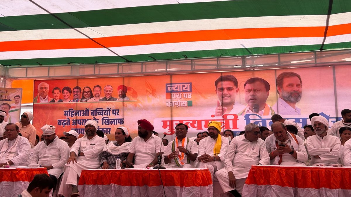 राजधानी में कांग्रेस का बड़ा प्रदर्शन : बढ़ते अपराध के खिलाफ CM हाउस का घेराव करने निकले कांग्रेसी, पीसीसी चीफ दीपक बैज ने सरकार पर साधा निशाना