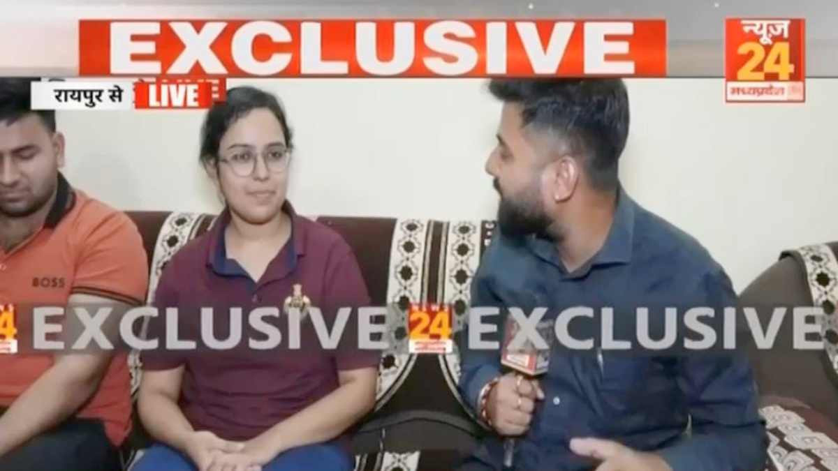 Exclusive : पूर्वा अग्रवाल ने 30 लाख की नौकरी छोड़कर की UPSC की तैयारी, पहले IPS अब बनी IAS, जानिए किस आईएएस अफसर से हुई इंस्पायर…