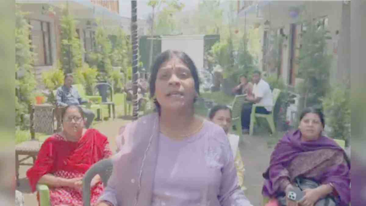 पहलगाम में आतंकी हमला : कश्मीर में फंसे छत्तीसगढ़ के 70 से ज्यादा लोग, सभी सुरक्षित, सीएम साय ने फोन पर बातचीत कर जाना हालचाल