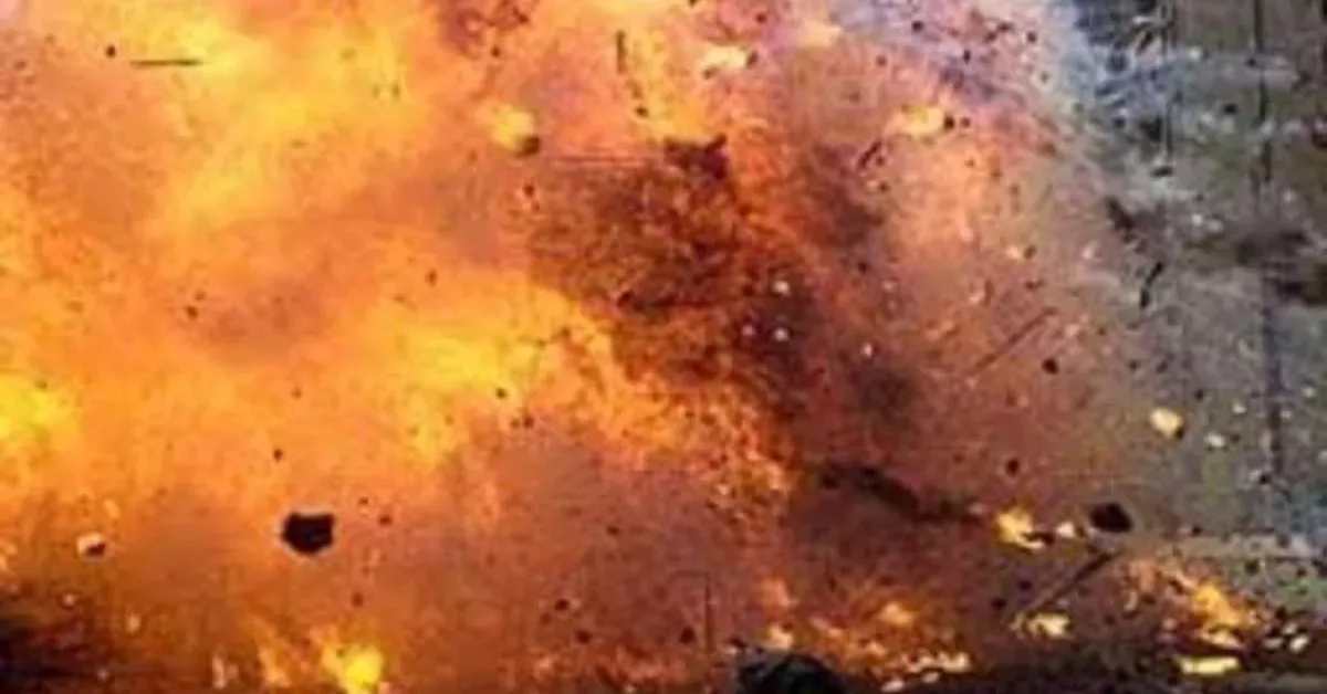 योगी सरकार का सिस्टम सेट है! अवैध पटाका फैक्ट्री में हुआ विस्फोट, 6 गंभीर घायल, क्या कमीशन तले हो रहा था संचालन?