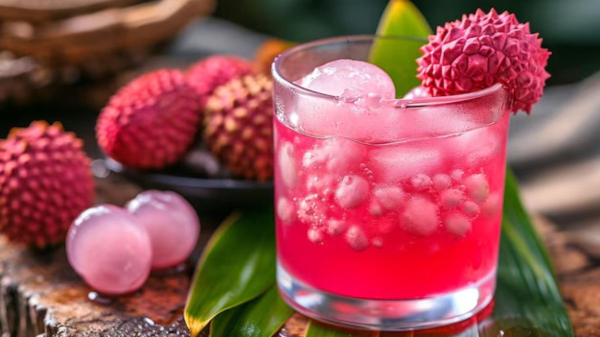 Litchi Juice Recipe: गर्मियों में चाहिए ताजगी? तो घर पर बनाएं स्वादिष्ट लीची का जूस…