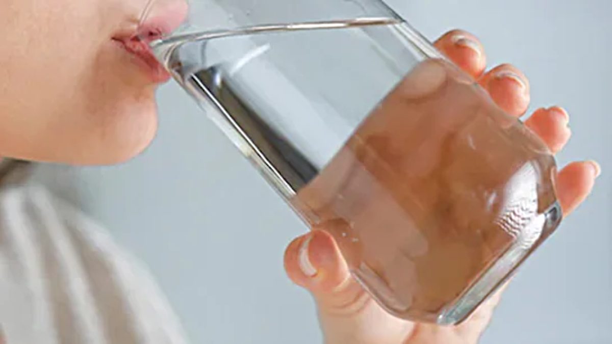 Benefits of Drinking Water: दिनभर में कब-कब पानी पीना होता है सेहत के लिए सबसे फायदेमंद…