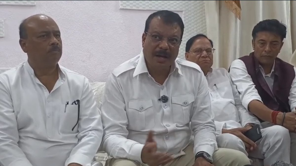 ‘पीड़ित परिवार को 1-1 करोड़ दिया जाए’, दुष्कर्म पीड़िताओं और परिजनों से मिल नेता प्रतिपक्ष, सरकार से की ये मांगें
