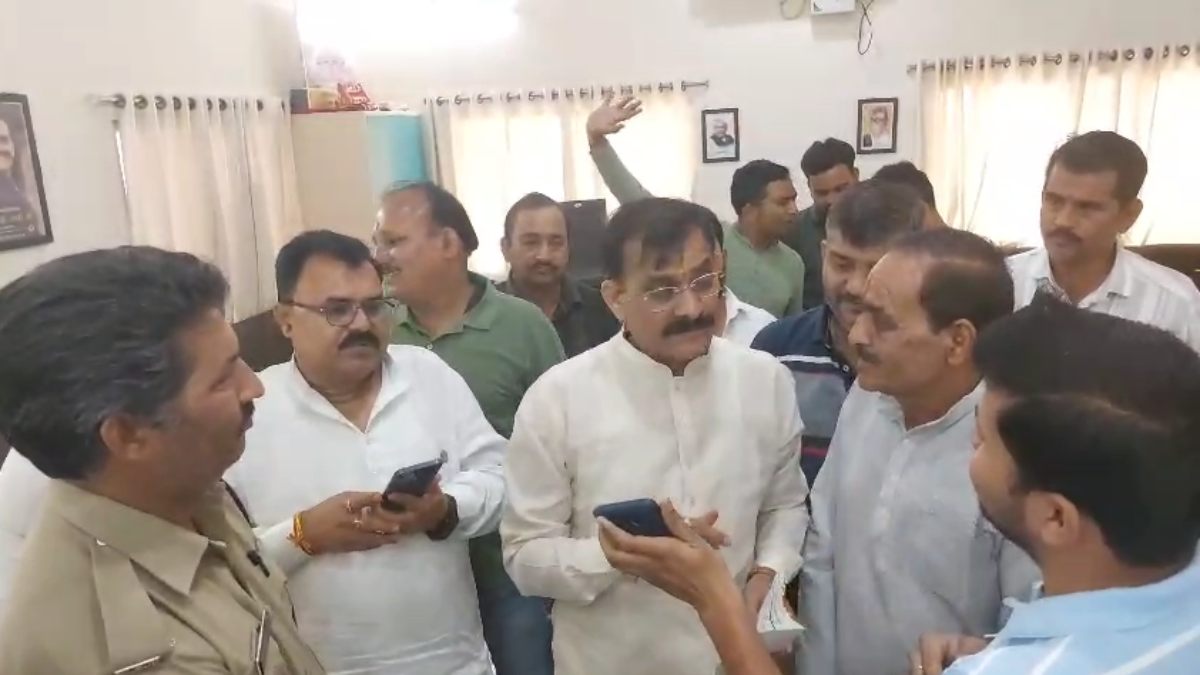 पन्ना में संचालित हो रहा अवैध मदरसा! वीडी शर्मा बोले- बाहर आएगी वक्फ की संपत्ति, जानें प्रदेश अध्यक्ष चुनाव को लेकर क्या कहा?