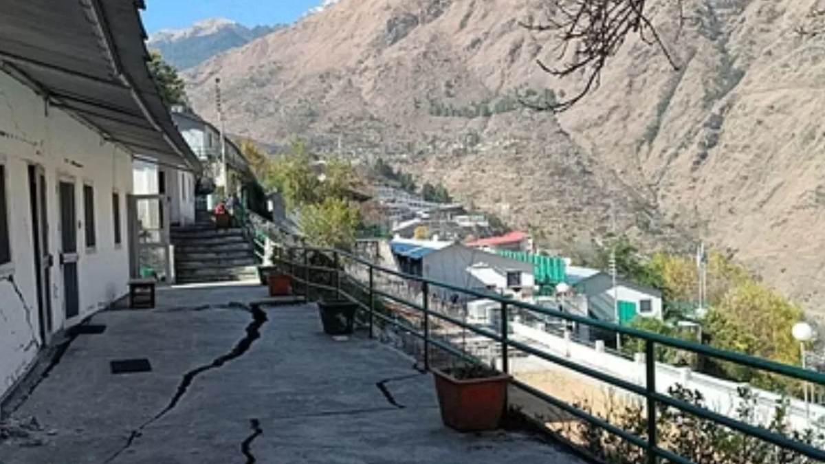 जोशीमठ में 20 से अधिक इमारतों को किया जाएगा ध्वस्त! जानिए क्या है इसके पीछे की वजह?