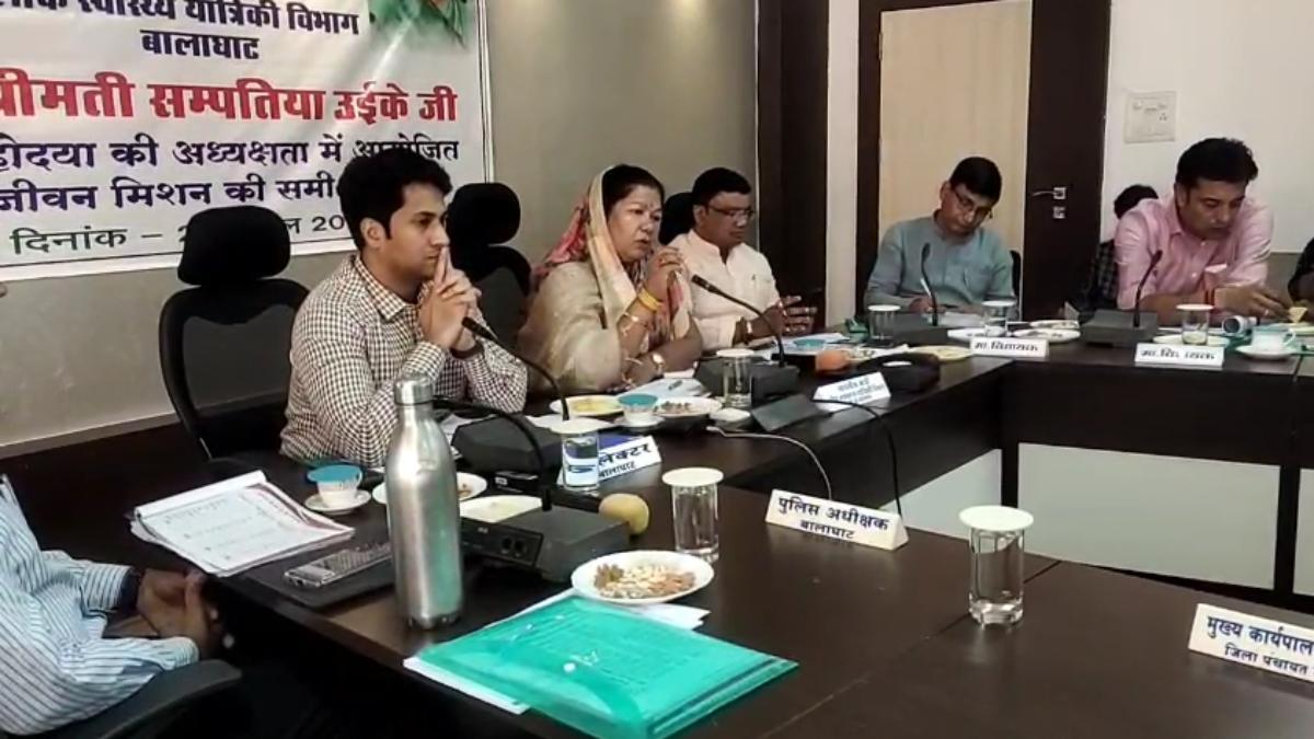 पेयजल संकट को लेकर PHE मंत्री का बयान: संपतिया उइके बोलीं- जिलों का भ्रमण कर दिए गए हैं आवश्यक दिशा निर्देश