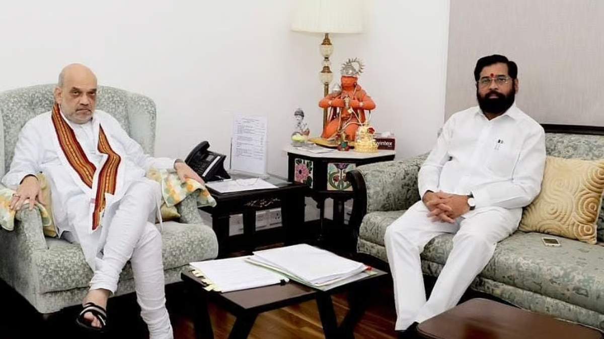 महायुति में फिर फंसा पेच, अजित पवार की शिकायत लेकर अमित शाह से मिले एकनाथ शिंदे, जानें क्या है पूरा मामला