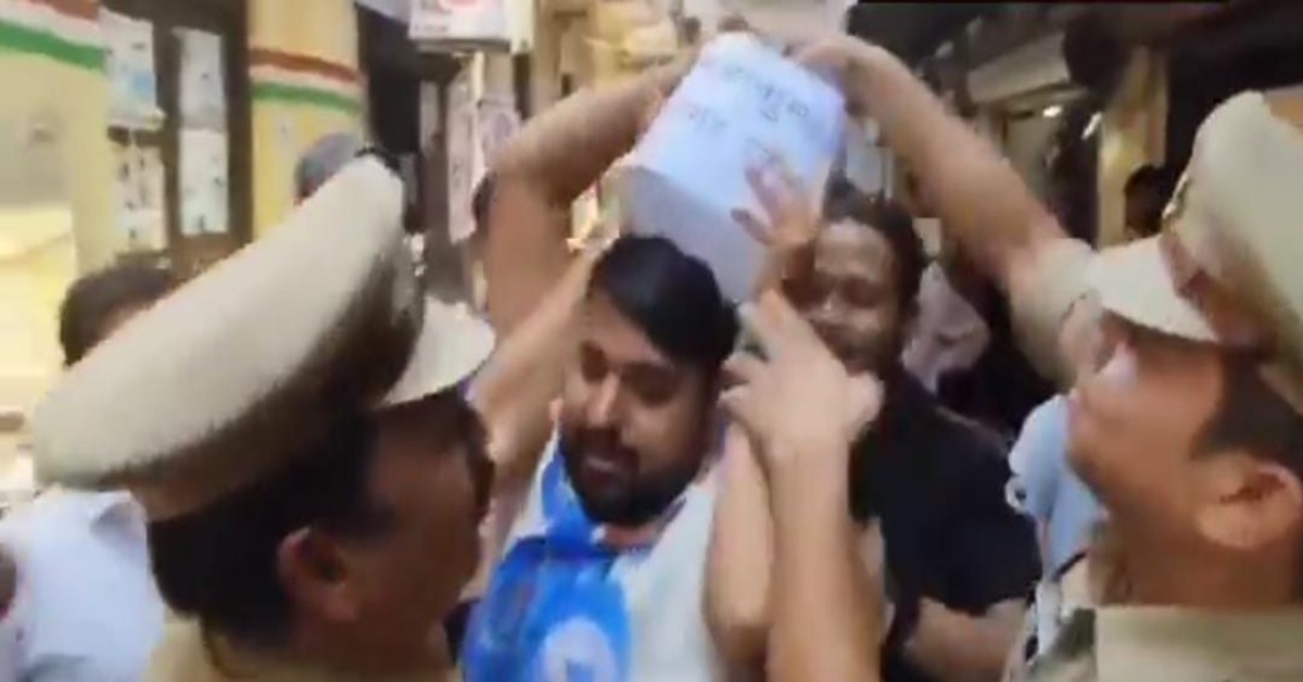 मोहन भागवत के प्रयागराज न आने पर कांग्रेस का विरोध, गंगाजल लेकर पहुंचे कार्यकर्ता, पुलिस ने किया जब्त