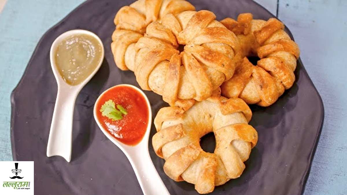Aloo-Paneer Ring Samosa Recipe: शाम की चाय के साथ चाहिए स्क्रिप्ट स्नैक्स? घर पर आसानी से बनाए आलू-पनीर रिंग समोसा, रेसिपी देखे यहां…