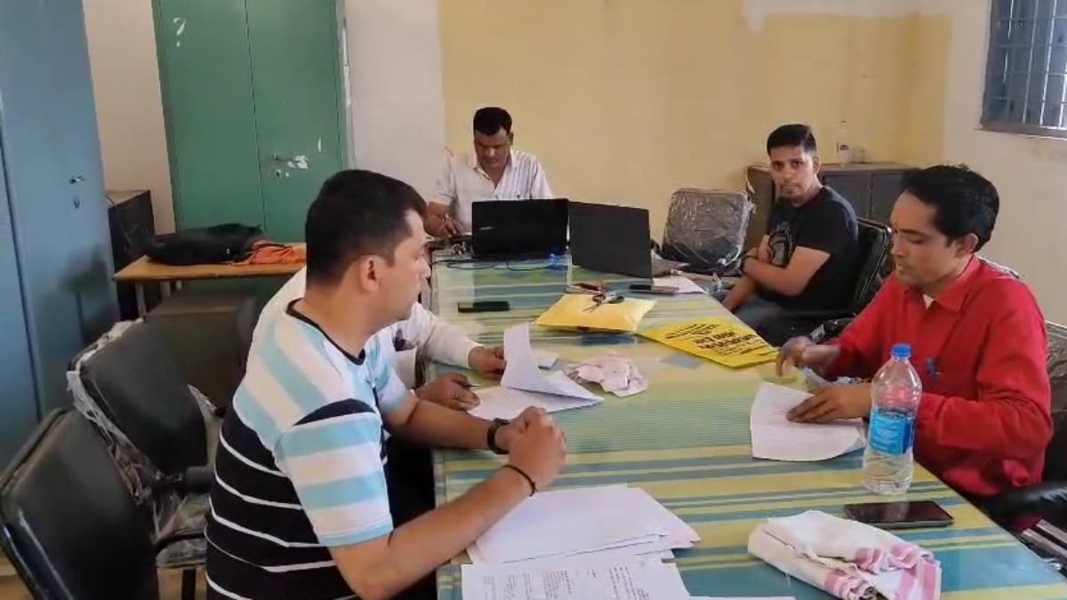 लोकायुक्त के लपटे में लेखपालः रिश्वत लेते टीम ने रंगे हाथों ने दबोचा, इस काम के बदले में मांगी थी घूस