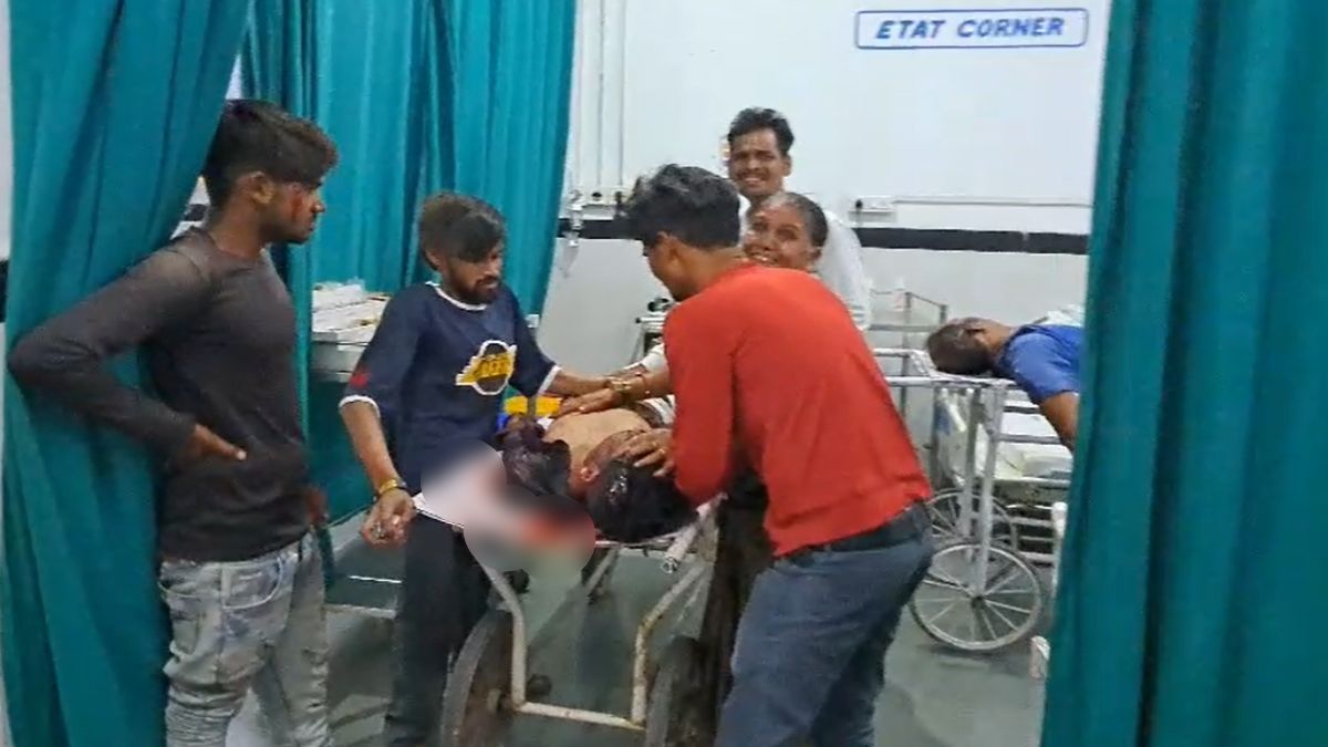 दो बाइक में सीधी भिड़ंत से दो मौत, तीन घायलः एक बाइक पर चार लोग थे सवार
