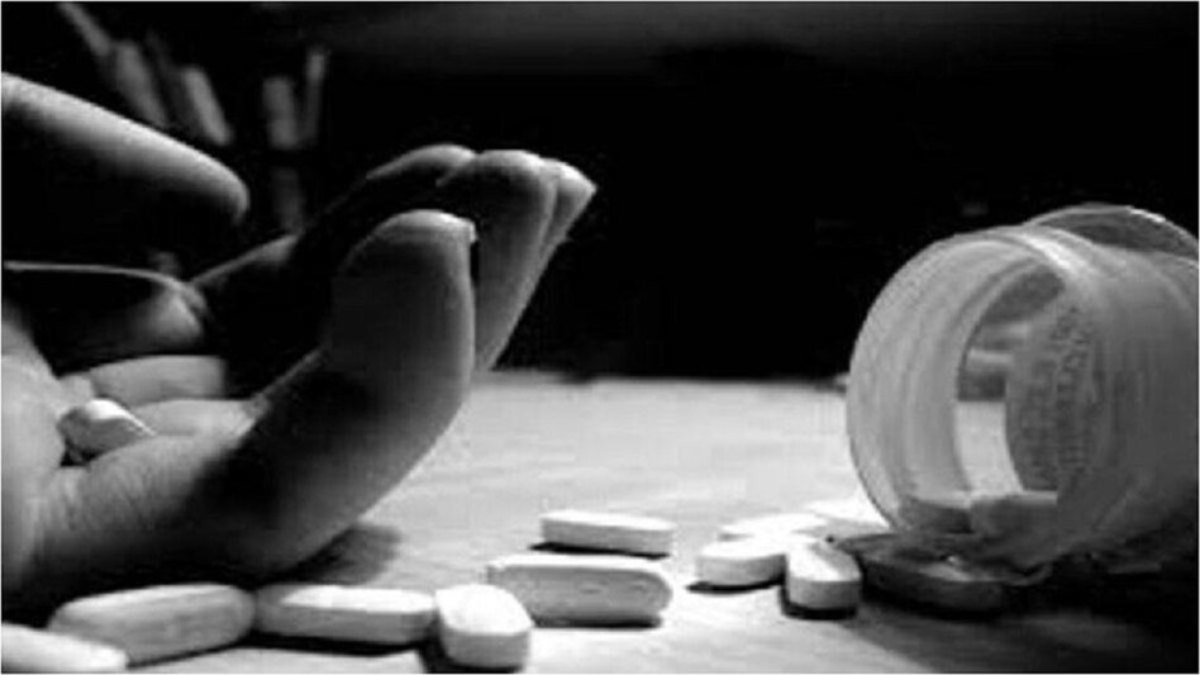 ऐसा कोई करता है क्याः प्रेमिका ने बात बंद की तो प्रेमी ने जहर की गोलियां खिलाकर ले ली जान, वारदात के बाद युवती का मोबाइल लेकर भागा युवक