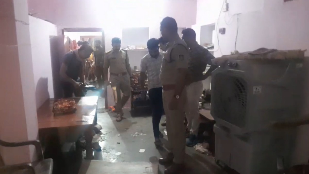 चाचा ने भतीजे को उतारा मौत के घाट: दिन में शराब पार्टी के दौरान मारी गोली, आरोपी गिरफ्तार