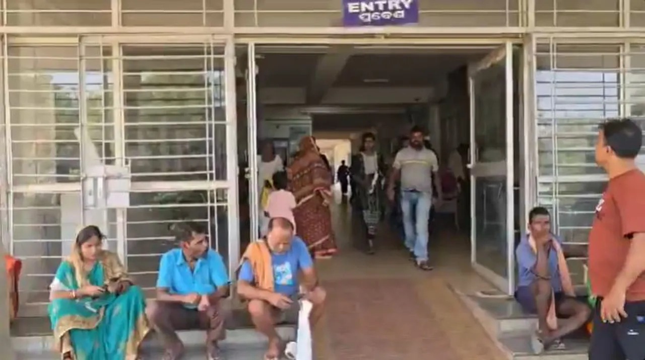 खुर्दा में सार्वजनिक सड़क पर बम विस्फोट, 1 की मौत दूसरा गंभीर रूप से घायल