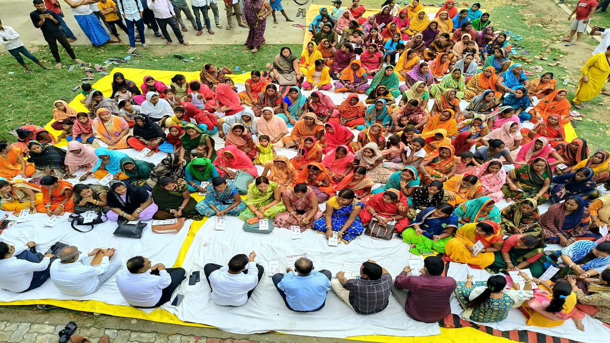 बेगूसराय मेंं महिला संवाद कार्यक्रम में सरकार द्वारा चलाई जा रही योजनाओं की DM ने दी जानकारी…