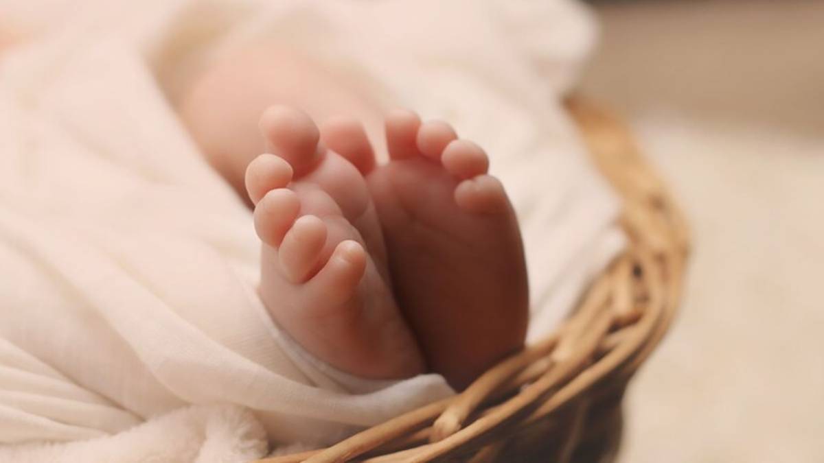 नाबालिग ने दिया बच्चे को जन्म: पेट में दर्द उठने पर जिला अस्पताल लेकर पहुंचे थे परिजन, नौ महीने तक नहीं चला पता