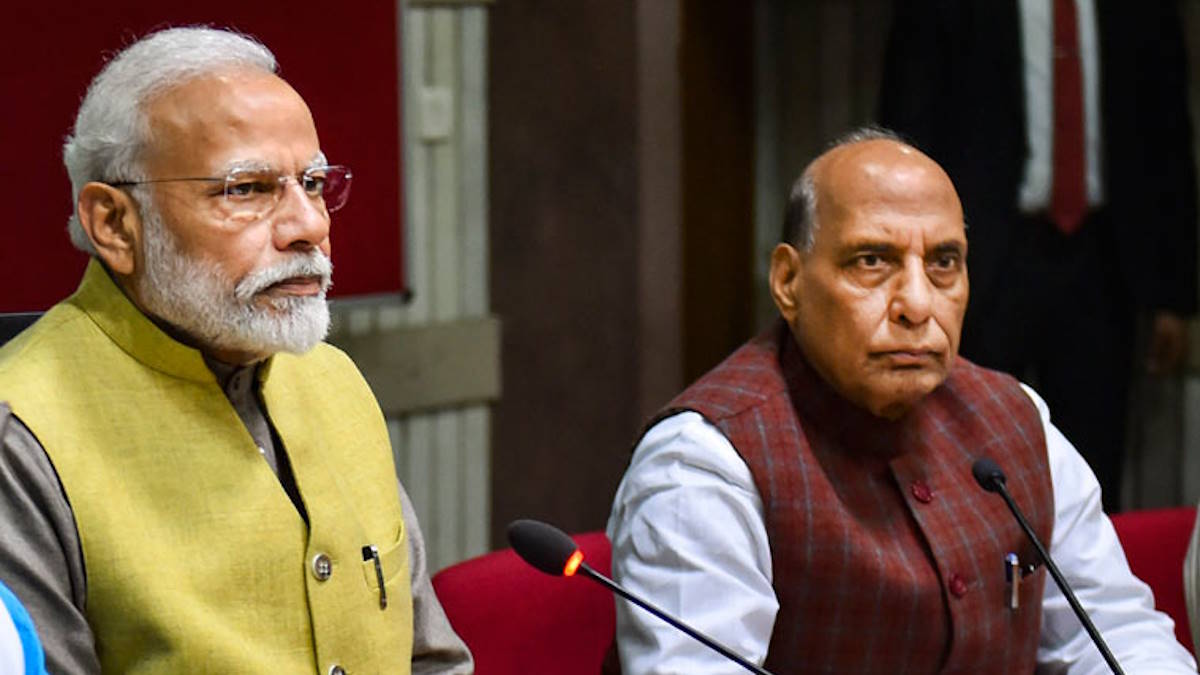 Pahalgam Terror Attack Update: रक्षा मंत्री राजनाथ सिंह आज प्रधानमंत्री मोदी से करेंगे मुलाकात, पाक सेना ने चौथी बार तोड़ा सीजफायर…