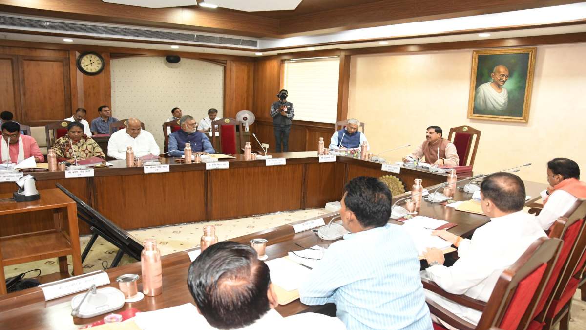 Mohan Cabinet Decision: इंदौर में IT कॉन्क्लेव, पानी संग्रहण के लिए स्टाप डैम, अगली कैबिनेट में आएगी ट्रांसफर पॉलिसी, मंत्रिपरिषद की बैठक में इन प्रस्तावों को मिली मंजूरी