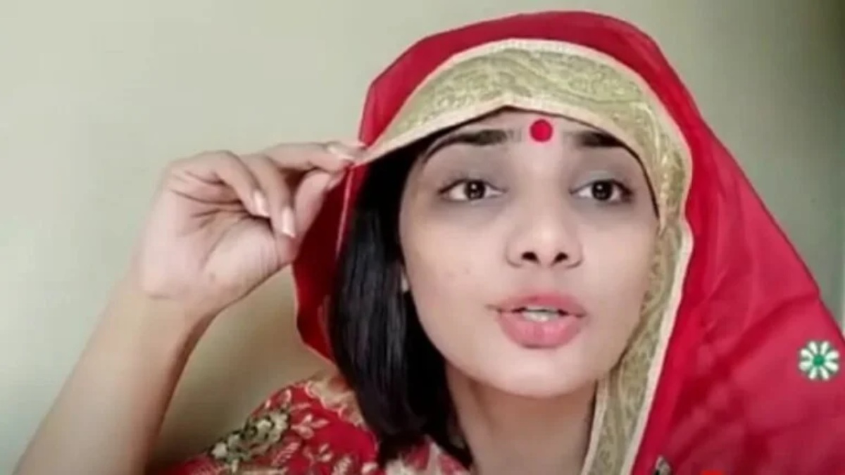 ‘अरे दम है तो जाइये, आतंकवादियों के…’, Neha Singh Rathore ने जारी किया एक और वीडियो, जानें FIR के बाद क्या बोलीं ?