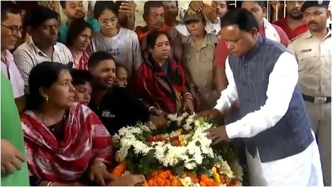 पहलगाम हमला : ओडिशा के बालासोर में मृतक प्रशांत सत्पथी का किया गया अंतिम संस्कार