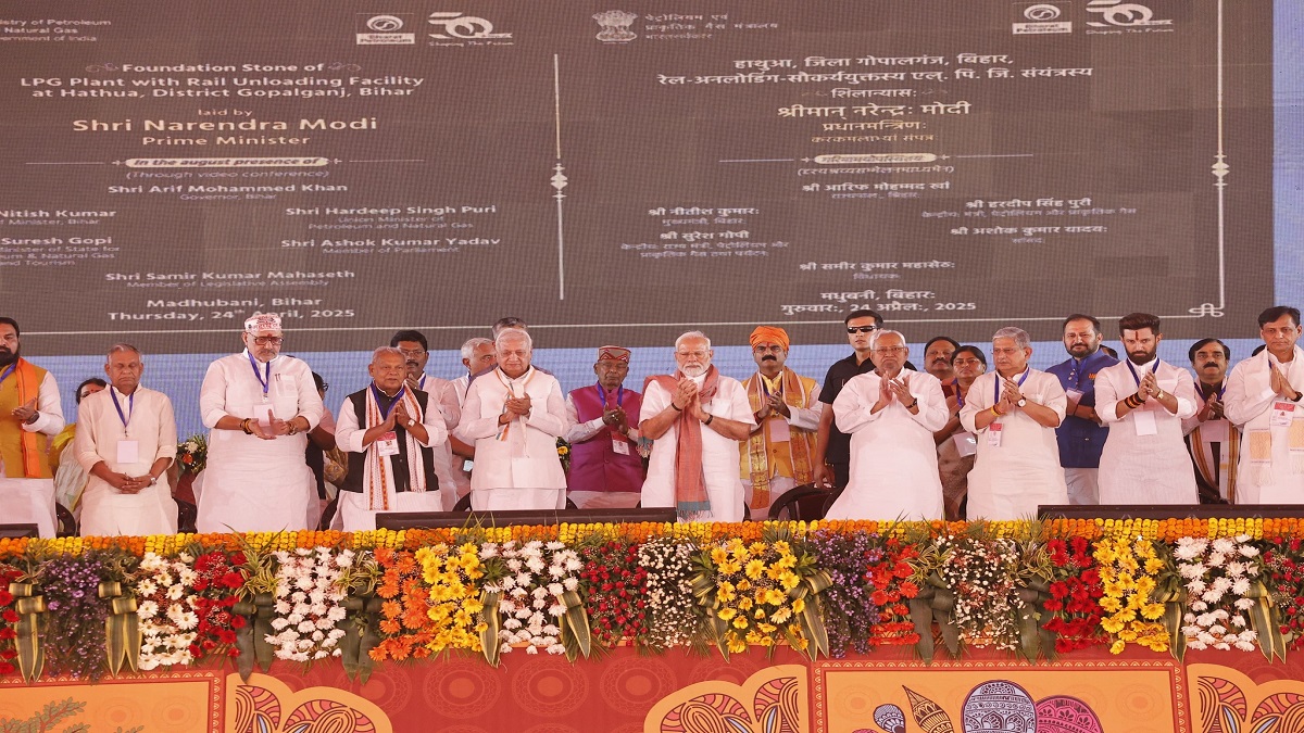 PM Bihar Visit : पीएम की रैली में नीतीश ने याद दिलाए ‘लालू राज’ के दिन,  कहा वे लोग कही कोई काम नहीं करते थे…