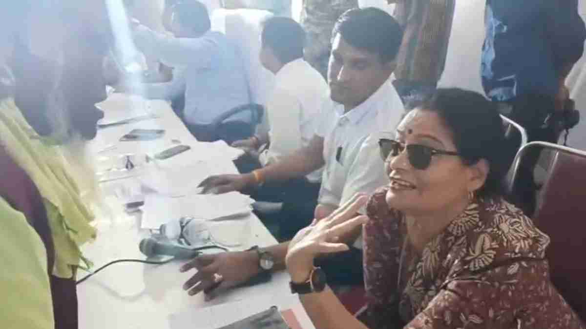 ‘कितनों के अब्बा मर गए जो…’, ईद को लेकर महिला तहसीलदार का विवादित पोस्ट, हंगामा बढ़ा तो कहा- OK Sorry