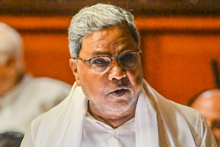 ‘युद्ध की कोई जरूरत नहीं, पीएम मोदी लोगों को बेवकूफ बना रहे हैं, टोपी पहना रहे हैं’, पहलगाम आतंकी हमले पर कर्नाटक के सीएम सिद्धारमैया का बयान…