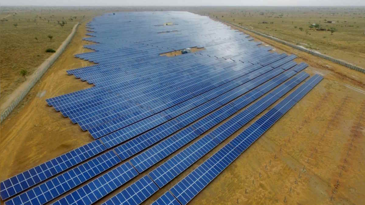 Rajasthan News : एनएचपीसी ने 300 मेगावाट की सौर परियोजना का एक हिस्सा किया चालू