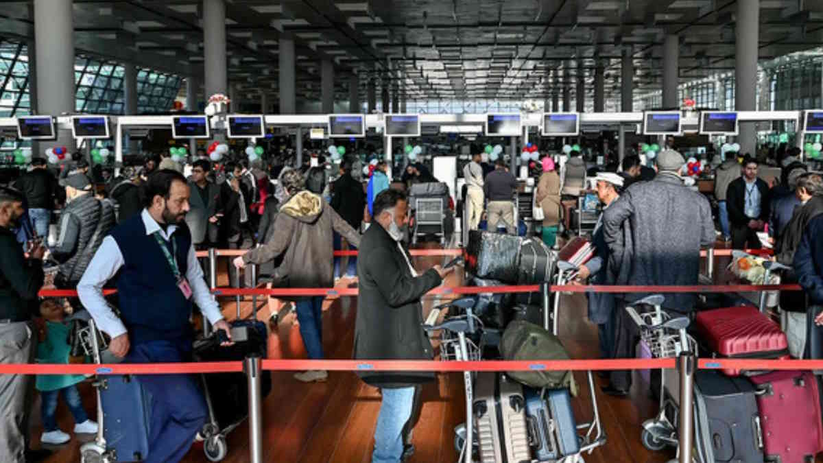 Pahalgam Terror Attack: पाकिस्तान जा रहे हैं तो इस बात का रखें ध्यान! यूके और रूस ने अपने नागरिकों के लिए जारी किया यात्रा परामर्श…