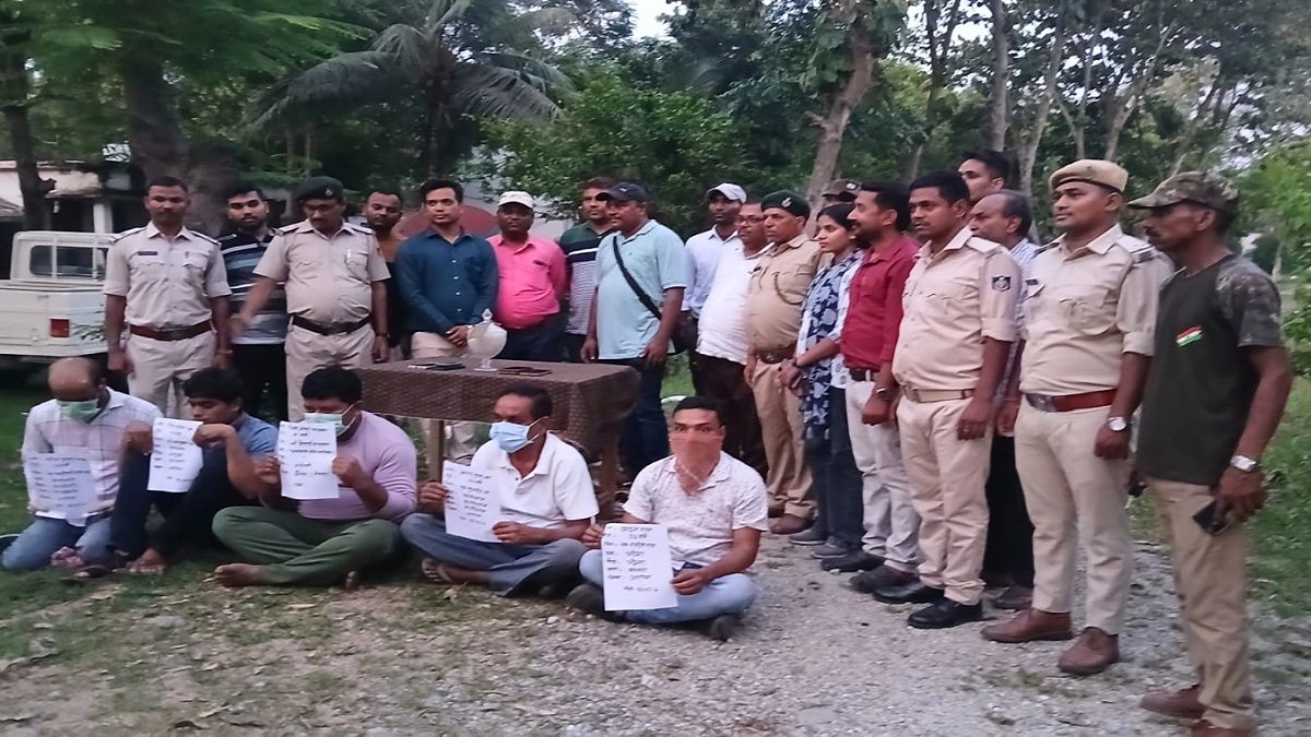 बिहार में 2.157 किलोग्राम कोबरा विष के साथ 6 तस्कर गिरफ्तार, अंतरराष्ट्रीय बाजार में अवैध दवाओं के लिए होता है उपयोग