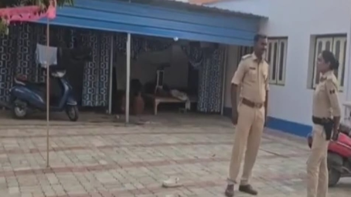 बिहार: दालान में बैठे पूर्व मुखिया की दिनदहाड़े गोली मारकर हत्या, एक अन्य साथी घायल, छानबीन में जुटी पुलिस