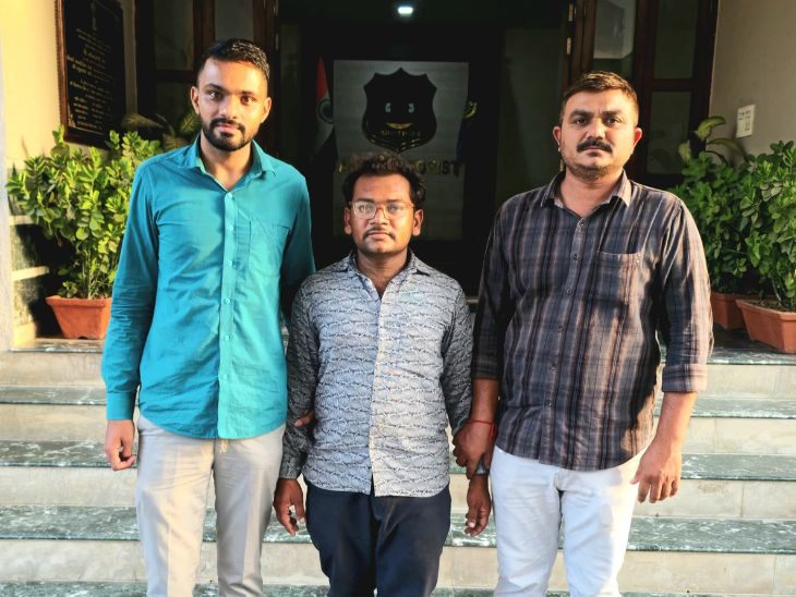 ‘TV पत्रकार बनकर बात करती थी PAK अधिकारी, शाह के दौरे पर भी थी नजर’, जासूसी के आरोप में गिरफ्तार CRPF जवान मामले में हुए बड़े खुलासे ; पहलगाम हमले से भी जुड़े तार