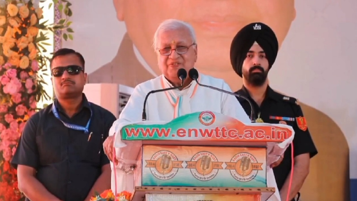 सहरसा में राज्यपाल आरिफ मोहम्मद खान ने रेडियो स्टेशन ‘ईस्ट एन वेस्ट एफएम’ का किया उद्घाटन, आतंकवाद पर पाक को नसीहत देते हुए कहा- ढूंढ कर देंगे सजा
