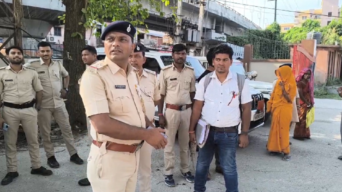 दो मिनट में लूटा था 15 लाख का माल…सुहागन ज्वेलर्स लूटकांड में पुलिस का बड़ा खुलासा, एक महिला समेत 2 आरोपी गिरफ्तार