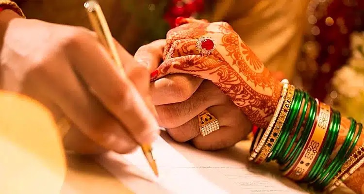 लव मैरिज के बाद भी रहती है तनातनी, तो खुद में करें ये सुधार
