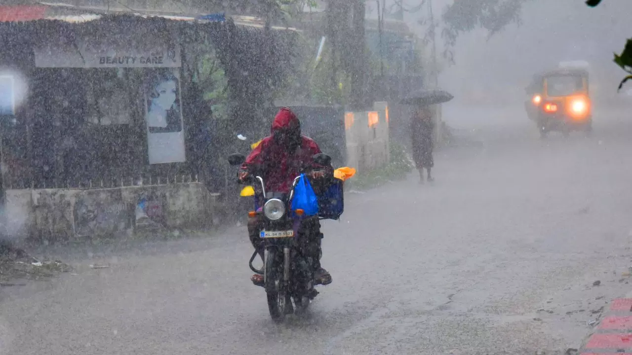 Jharkhand Weather: झारखंड में फिर बदलेगा मौसम, इन जिलों में होगी बारिश
