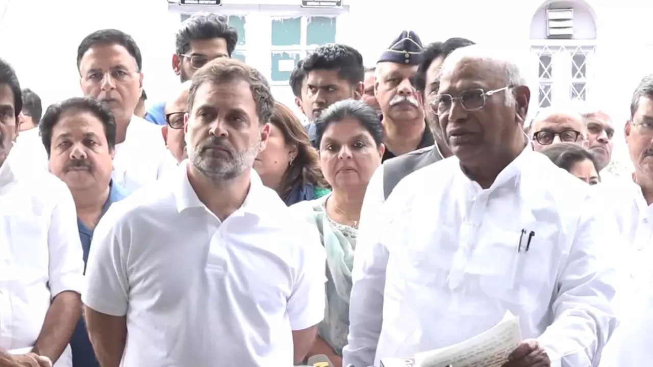 ‘ऑपरेशन सिंदूर’ पर CWC बैठक में मल्लिकार्जुन खड़गे ने कहा- जांबाज सैनिकों को सलाम, हम सरकार के साथ